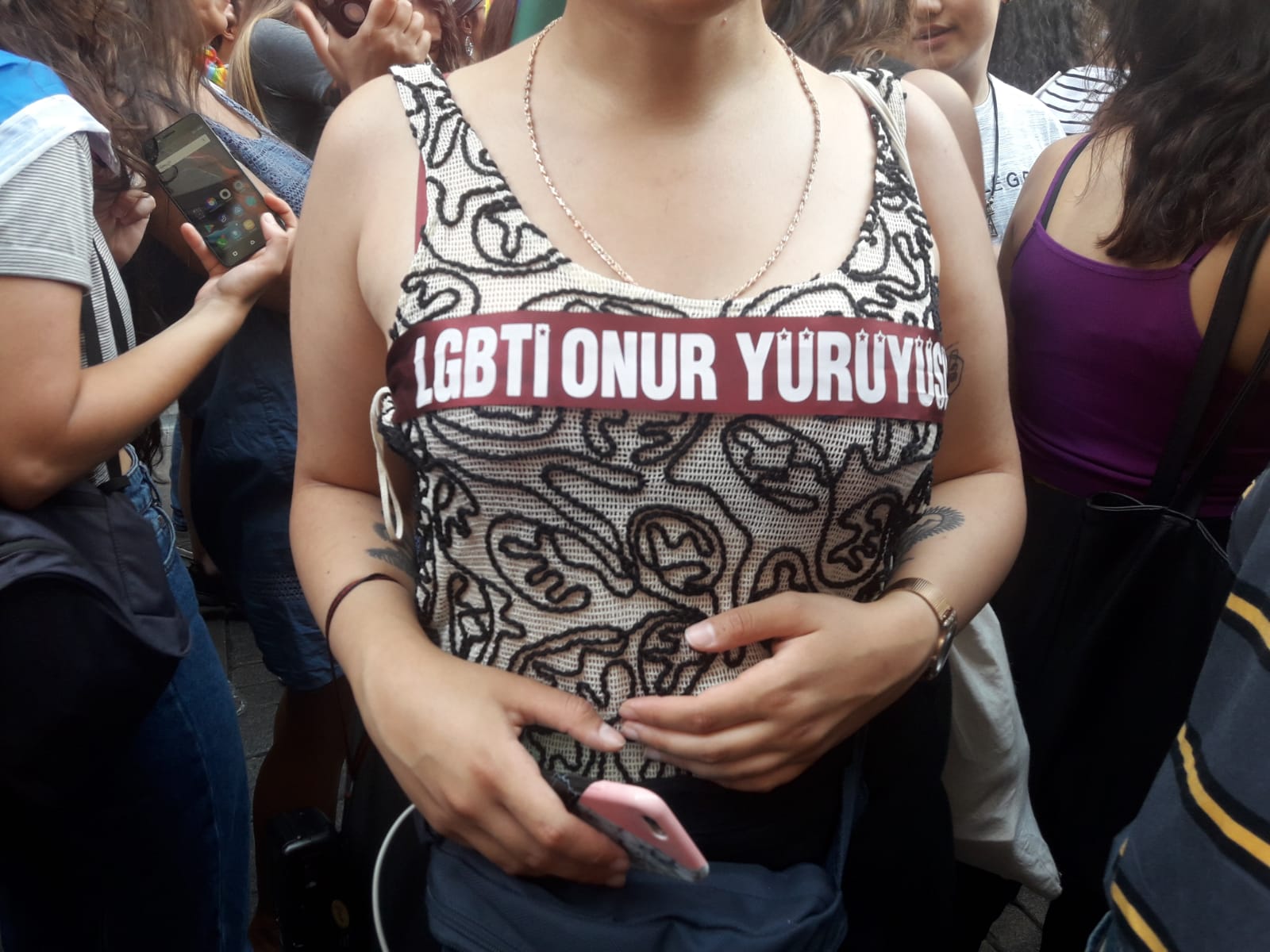 Fotoğraflarla 6. İzmir Onur Yürüyüşü Kaos GL - LGBTİ+ Haber Portalı
